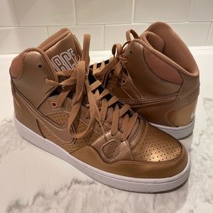 🆕 Air Force 1 Metallic High